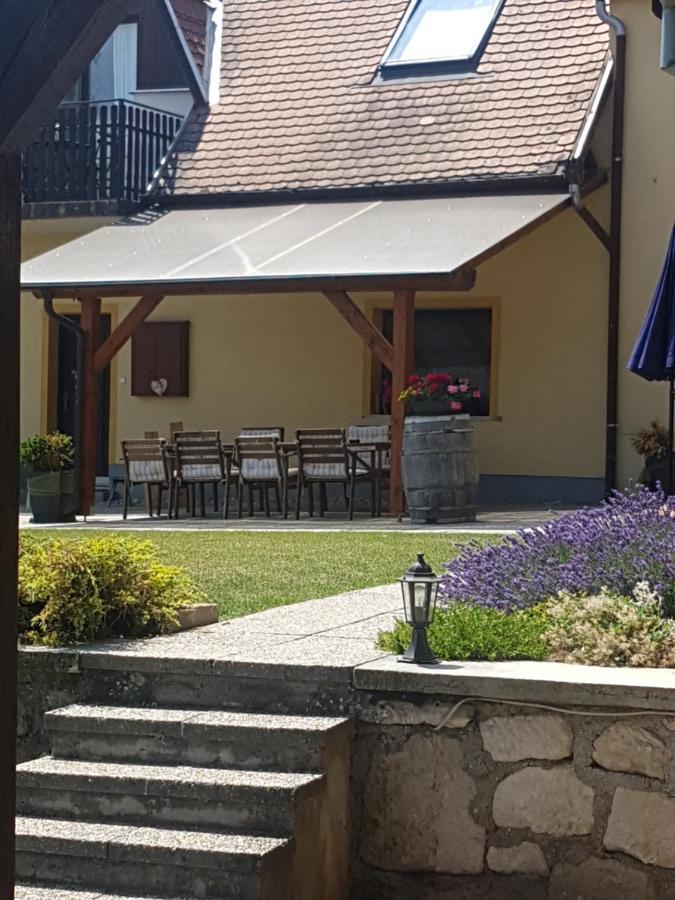 Bed and Breakfast Huber Panzio Фертивракош Екстер'єр фото